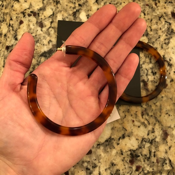 BaubleBar Tortoise Hoops - Picture 3 of 3